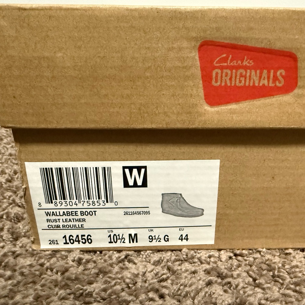 Brand New - Clarks Wallabee Premium Beeswax Boot - Picture 13 of 15